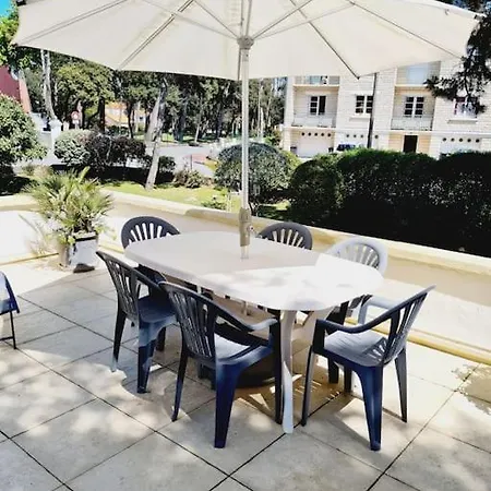 Les Ecureuils Du Parc A 400 M De La Plage Royan Exterior photo